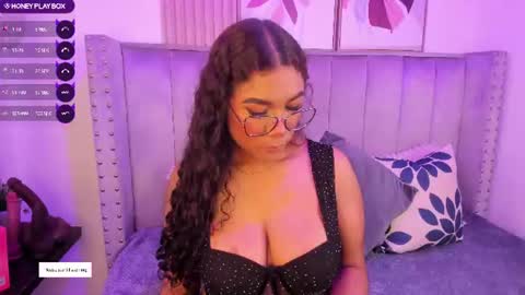 Snapshot of seshat_hitt_ chatting on 07-22-26, 03:31 Danna online show from 07-22-26, 03:31