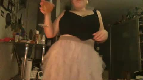 Snapshot of seturselfonfyre chatting on 07-10-26, 04:17 seturselfonfyre online show from 07-10-26, 04:17