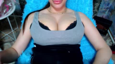 seu_cute online show from 12-15-25, 07:29