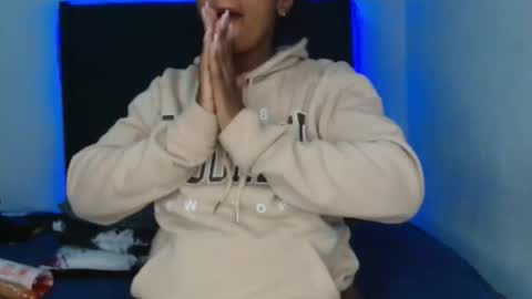 sex_bomb30 online show from 04-19-26, 02:49