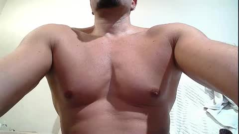 Snapshot of sex_machine_19 chatting on 10-10-25, 08:35 SEX MACHINE 19 online show from 10-10-25, 08:35