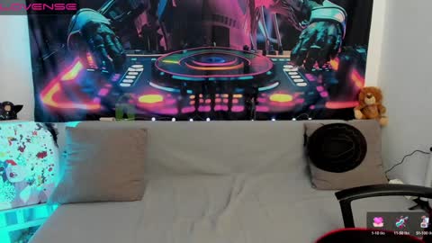 Leyila Johnnyn online show from 12-11-24, 11:10