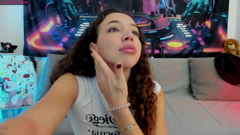 Leyila Johnnyn online show from 12-12-24, 10:34