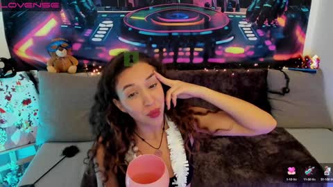 Leyila Johnnyn online show from 12-23-24, 08:25