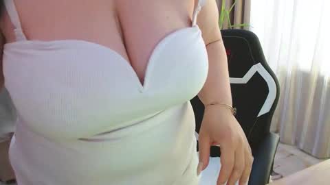 Roxy Kate Mary Alex Arnold online show from 01-09-26, 10:07