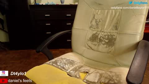 Snapshot of sexandsexy1999 chatting on 01-09-25, 10:41 Daniel Taylor online show from 01-09-25, 10:41