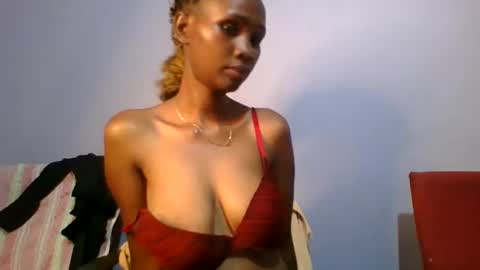 Snapshot of sexie_love chatting on 02-28-25, 05:04 Nancy online show from 02-28-25, 05:04