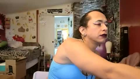 Snapshot of sexiwhiskey699 chatting on 05-19-26, 06:47 sexiwhiskey699 online show from 05-19-26, 06:47