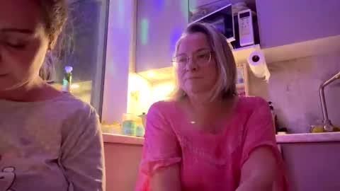 My name is Mia whats yours online show from 01-05-26, 08:23