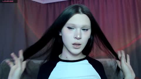 Nextdoor Princess online show from 02-18-25, 03:31