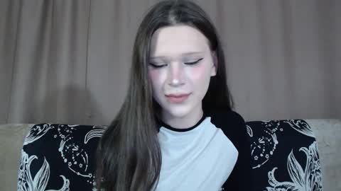 Nextdoor Princess online show from 10-11-25, 09:30