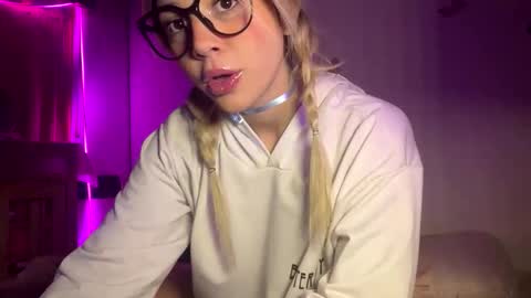 Snapshot of sexsummerr chatting on 05-18-26, 02:51 HI Privates are OPEN online show from 05-18-26, 02:51