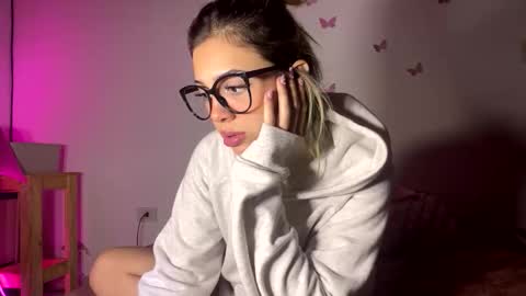 Snapshot of sexsummerr chatting on 05-19-26, 02:18 HI Privates are OPEN online show from 05-19-26, 02:18