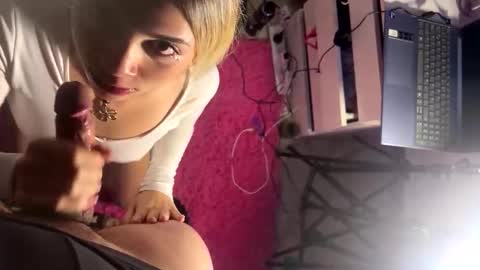 Snapshot of sexsummerr chatting on 06-05-26, 06:52 HI Privates are OPEN online show from 06-05-26, 06:52