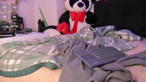 Snapshot of sextape_couple chatting on 05-06-26, 12:32 Ask me online show from 05-06-26, 12:32