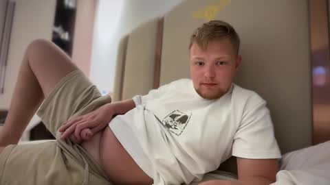 Snapshot of sexual_sbotage chatting on 02-24-26, 02:59 Max Leman online show from 02-24-26, 02:59