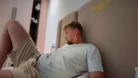 Snapshot of sexual_sbotage chatting on 02-25-26, 01:32 Max Leman online show from 02-25-26, 01:32