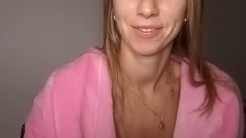 Snapshot of sexualangel chatting on 09-11-25, 06:35 Verona online show from 09-11-25, 06:35