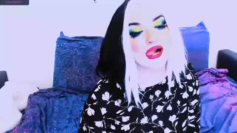 Snapshot of sexxx_queen chatting on 12-25-24, 01:19 sexxx_queen online show from 12-25-24, 01:19