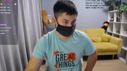 Snapshot of sexxxdickbig chatting on 04-26-26, 07:39 Tommy online show from 04-26-26, 07:39