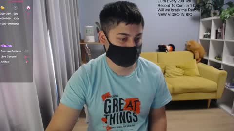 Snapshot of sexxxdickbig chatting on 04-29-26, 07:23 Tommy online show from 04-29-26, 07:23