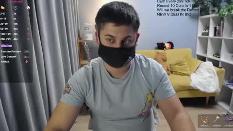 Snapshot of sexxxdickbig chatting on 04-30-26, 08:26 Tommy online show from 04-30-26, 08:26