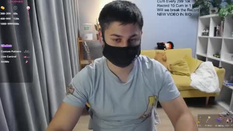 Snapshot of sexxxdickbig chatting on 04-30-26, 08:57 Tommy online show from 04-30-26, 08:57