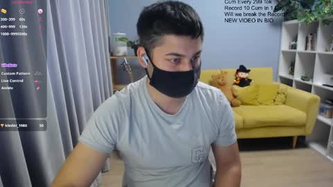 Snapshot of sexxxdickbig chatting on 05-04-26, 08:10 Tommy online show from 05-04-26, 08:10