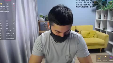 Snapshot of sexxxdickbig chatting on 05-05-26, 08:33 Tommy online show from 05-05-26, 08:33