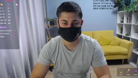 Snapshot of sexxxdickbig chatting on 05-06-26, 07:24 Tommy online show from 05-06-26, 07:24