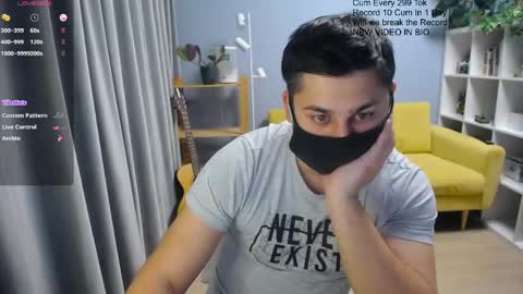 Snapshot of sexxxdickbig chatting on 05-06-26, 07:30 Tommy online show from 05-06-26, 07:30