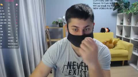 Snapshot of sexxxdickbig chatting on 05-08-26, 09:14 Tommy online show from 05-08-26, 09:14