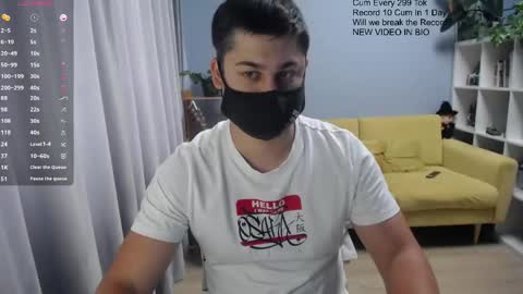 Snapshot of sexxxdickbig chatting on 05-11-26, 08:09 Tommy online show from 05-11-26, 08:09