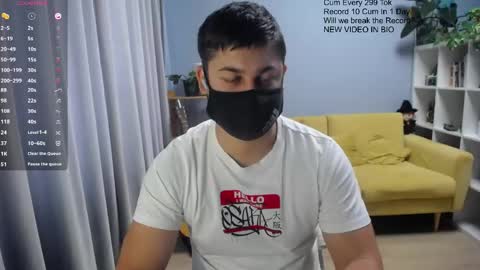 Snapshot of sexxxdickbig chatting on 05-12-26, 08:00 Tommy online show from 05-12-26, 08:00