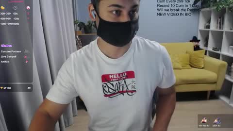 Snapshot of sexxxdickbig chatting on 05-15-26, 08:43 Tommy online show from 05-15-26, 08:43