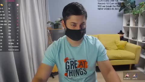 Snapshot of sexxxdickbig chatting on 05-17-26, 08:01 Tommy online show from 05-17-26, 08:01