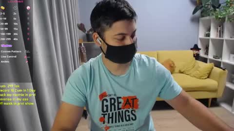 Snapshot of sexxxdickbig chatting on 05-19-26, 06:47 Tommy online show from 05-19-26, 06:47