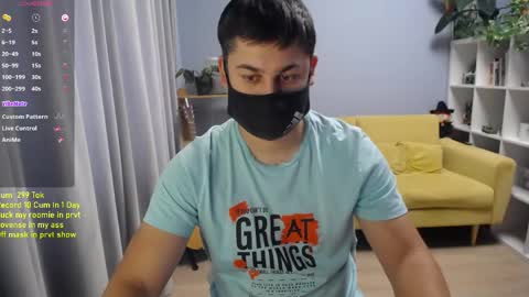 Snapshot of sexxxdickbig chatting on 05-20-26, 08:20 Tommy online show from 05-20-26, 08:20