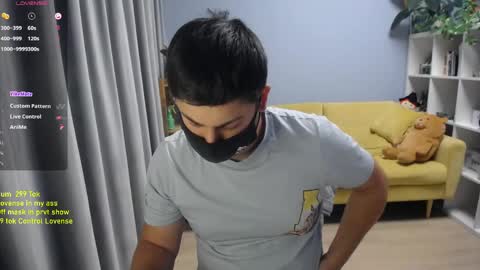 Snapshot of sexxxdickbig chatting on 05-28-26, 07:22 Tommy online show from 05-28-26, 07:22