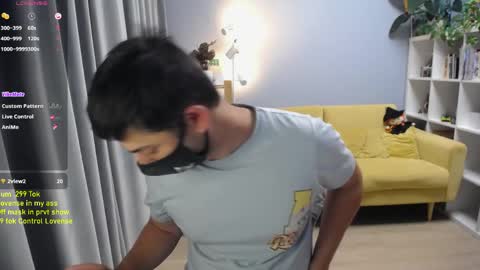 Snapshot of sexxxdickbig chatting on 05-29-26, 07:45 Tommy online show from 05-29-26, 07:45