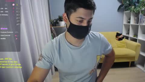 Snapshot of sexxxdickbig chatting on 05-30-26, 07:49 Tommy online show from 05-30-26, 07:49