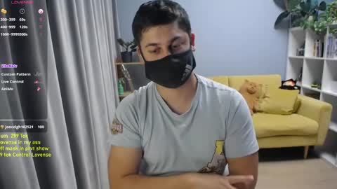 Snapshot of sexxxdickbig chatting on 05-30-26, 07:55 Tommy online show from 05-30-26, 07:55
