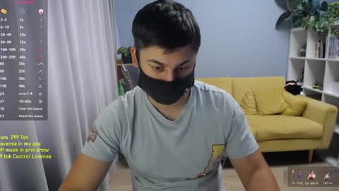 Snapshot of sexxxdickbig chatting on 05-31-26, 07:59 Tommy online show from 05-31-26, 07:59