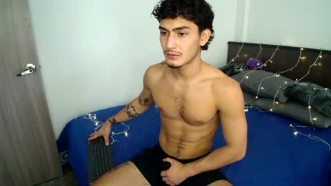 Snapshot of sexxxyjuan99 chatting on 04-10-26, 03:06 JUAN online show from 04-10-26, 03:06