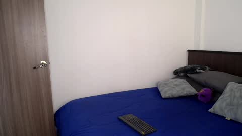 Snapshot of sexxxyjuan99 chatting on 05-17-26, 05:20 JUAN online show from 05-17-26, 05:20