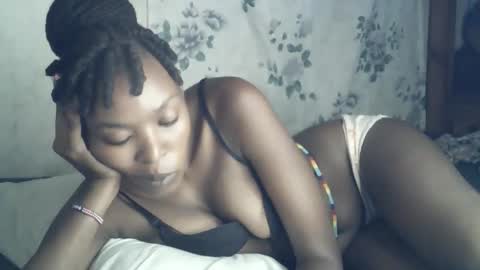 sexxy_curvy23 online show from 02-27-26, 05:29