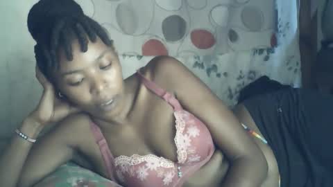 sexxy_curvy23 online show from 03-07-26, 05:59