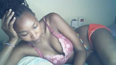 sexxy_curvy23 online show from 04-16-26, 04:02