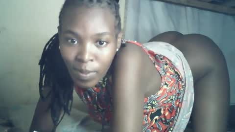 Snapshot of sexxy_curvy23 chatting on 06-12-26, 07:13 sexxy_curvy23 online show from 06-12-26, 07:13