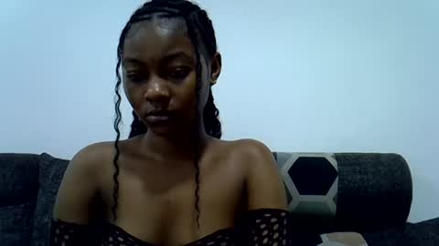 Snapshot of sexxy_divaa chatting on 06-17-26, 11:01 vicky online show from 06-17-26, 11:01